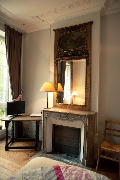 Le Chateau De La Vierge Bed and Breakfast Bures-sur-Yvette Kamer foto